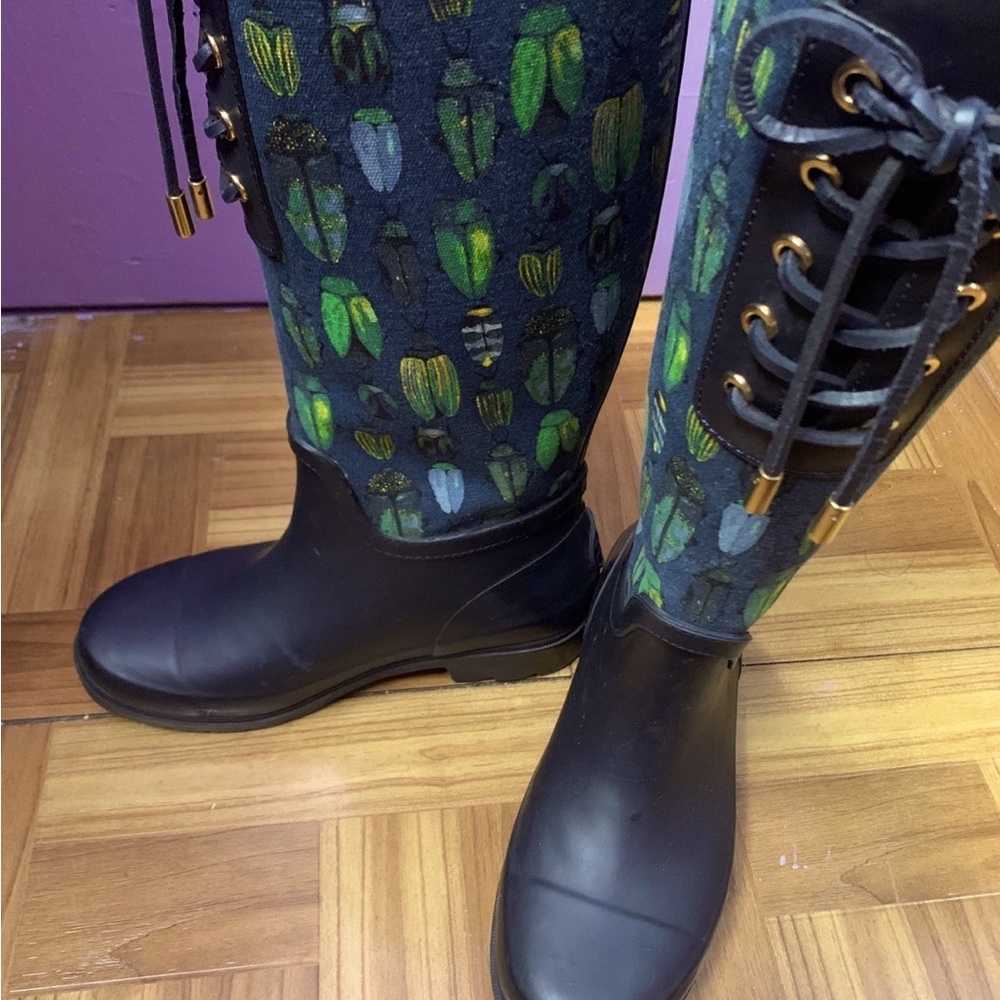 Tory Burch beetle rain boots